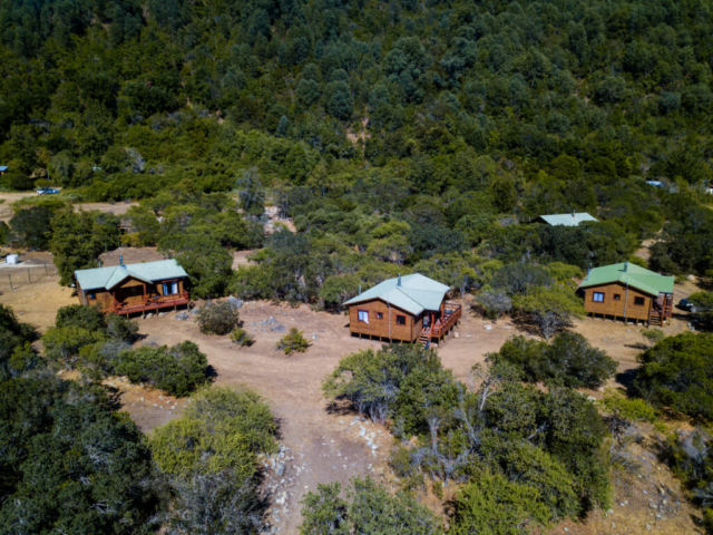 las cabañas vistas desde el aire